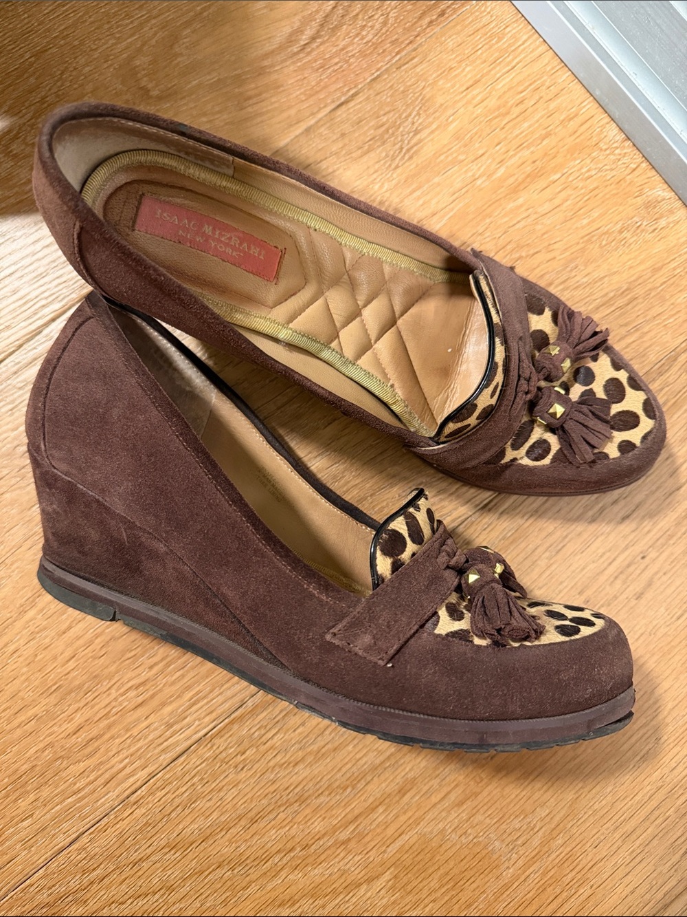 Isaac Mizrahi Brown Suede Wedges with Leopard style Hair Toe